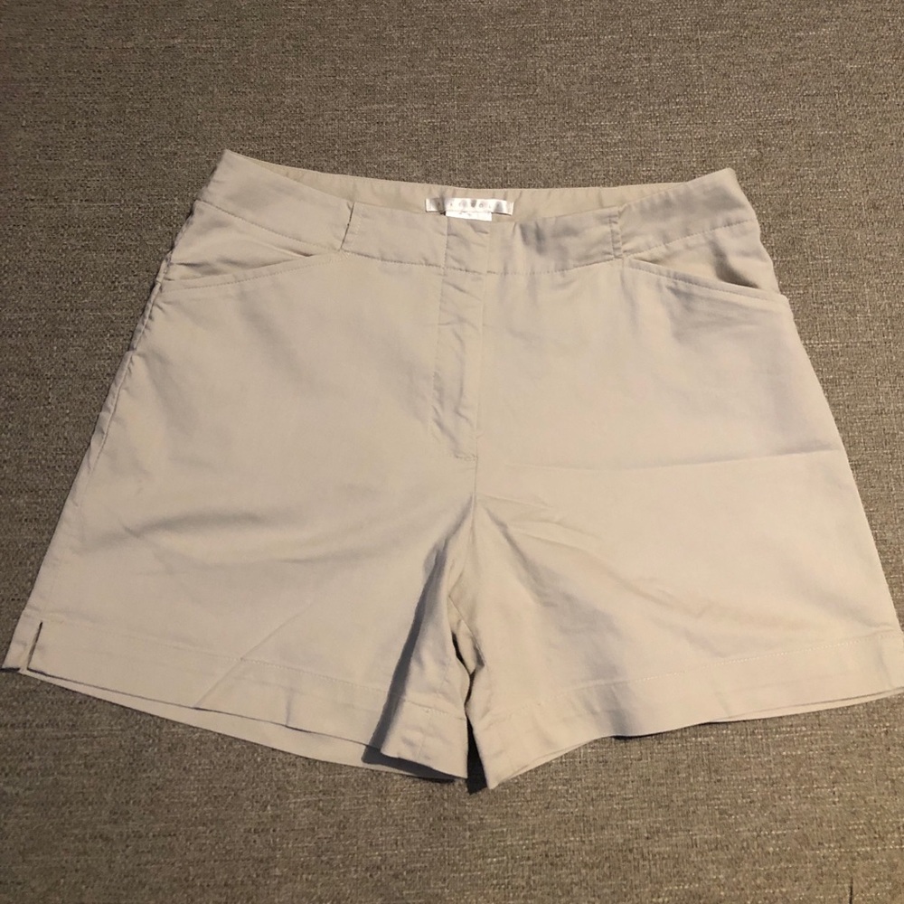Nike Golf Ladies Shorts Khaki Size 6